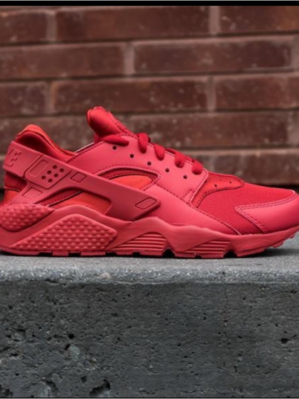 Nike Air Huarache Triple Red Sneakers | Women’s 8.5 / Youth 7 | Monochrome Red